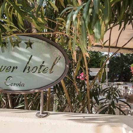 מלון Dover & Coffee Adults Friendly 3*