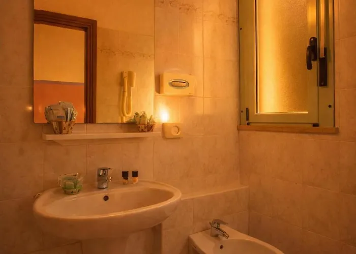 מלון Dover & Coffee Adults Friendly 3*