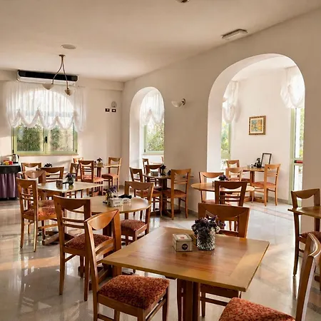 Dover & Coffee Adults Friendly Hotel